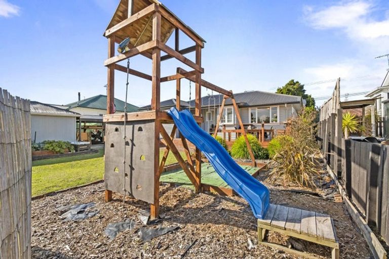 Photo of property in 9 Poole Street, Feilding, 4702