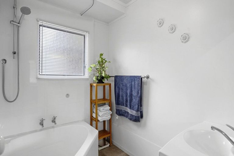 Photo of property in 48 Lagoon Place, Poike, Tauranga, 3112