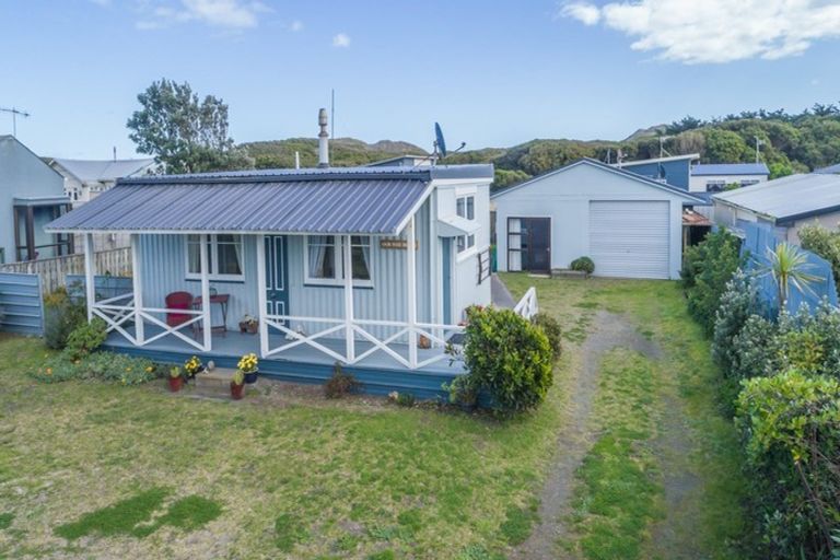 Photo of property in 10 Mahuri Street, Himatangi Beach, Foxton, 4891