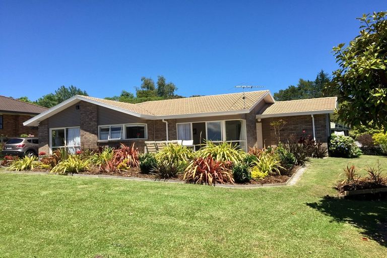 Photo of property in 7 Meynell Court, Glen Eden, Auckland, 0602