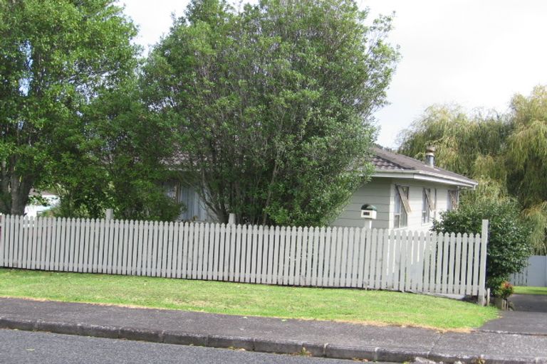 Photo of property in 18 Preston Avenue, Henderson, Auckland, 0610
