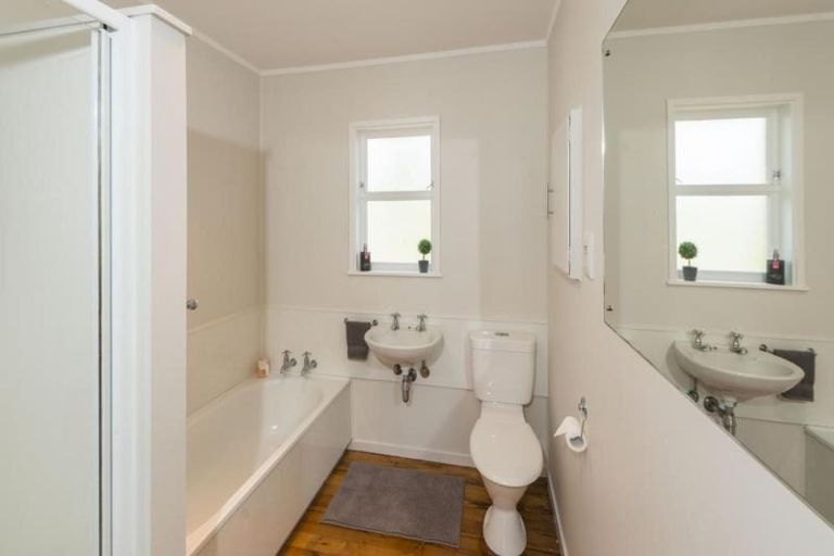 Photo of property in 3/3 Penzance Road, Mairangi Bay, Auckland, 0630