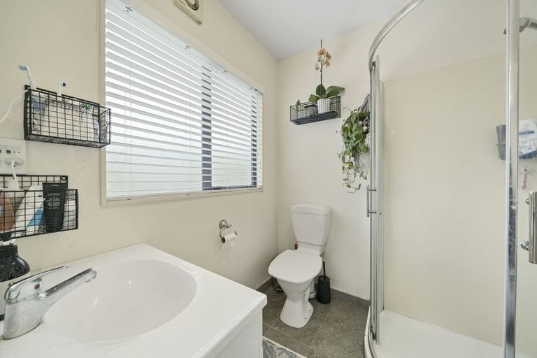 Photo of property in 41 Samwell Drive, Whitby, Porirua, 5024