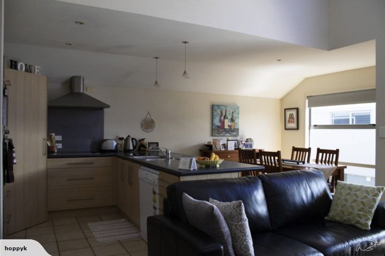 Photo of property in 2/48 May Street, Mount Maunganui, 3116