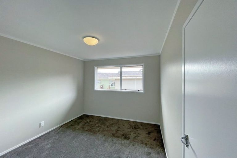 Photo of property in 2/82 Moore Street, Hillcrest, Auckland, 0627