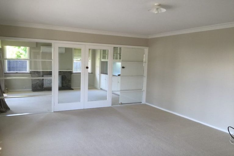 Photo of property in 87 Memorial Avenue, Ilam, Christchurch, 8053