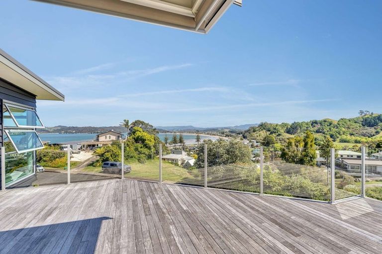 Photo of property in 21 Centennial Drive, Whitianga, 3510
