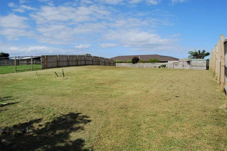 Photo of property in 11 Sea Dune Place, Ruakaka, 0116