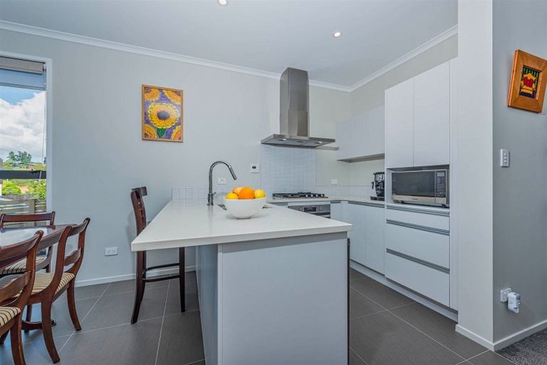 Photo of property in 14 Wai Place, Westgate, Auckland, 0614
