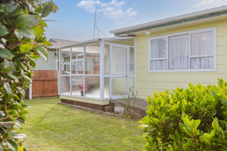 Photo of property in 5 Edward Street, Pahiatua, 4910