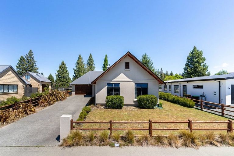 Photo of property in 44 Rhoboro Road, Twizel, 7901