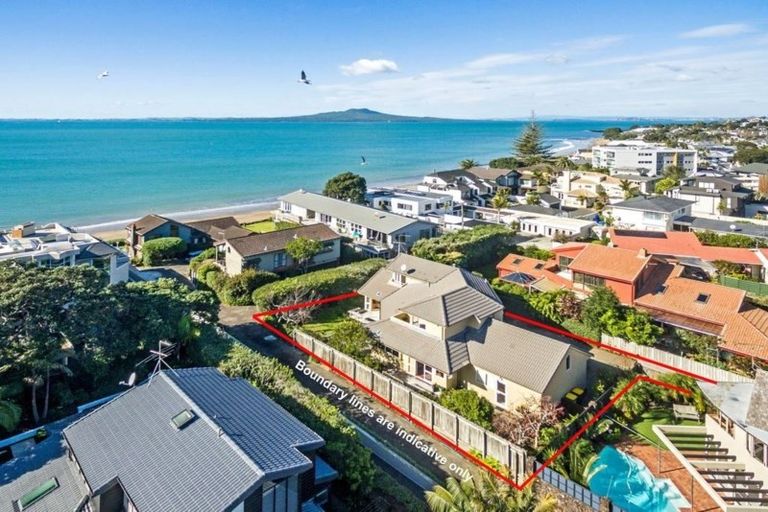 Photo of property in 27 Craig Road, Milford, Auckland, 0620
