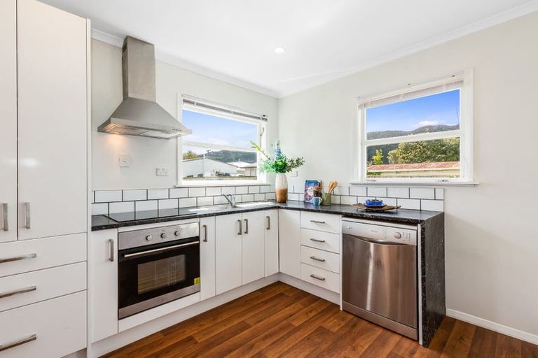 Photo of property in 42 Donnelley Drive, Wainuiomata, Lower Hutt, 5014