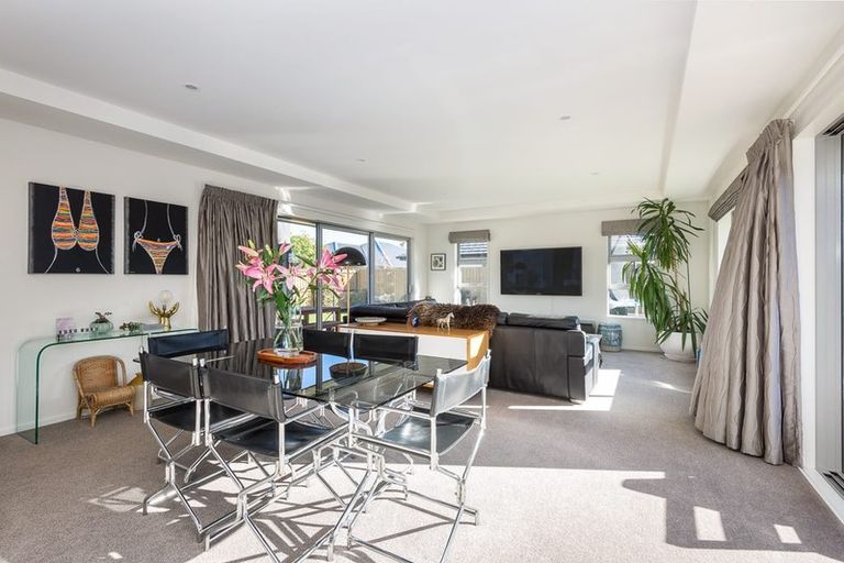 Photo of property in 20 Bamber Crescent, Halswell, Christchurch, 8025