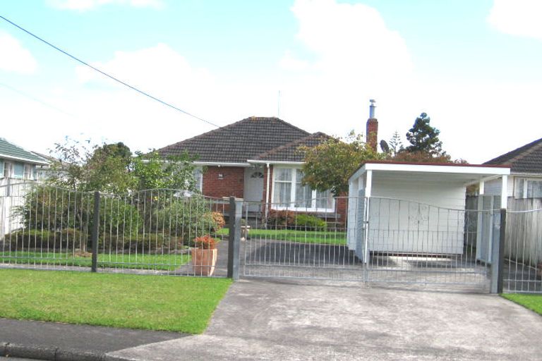Photo of property in 1/61 Neil Avenue, Te Atatu Peninsula, Auckland, 0610