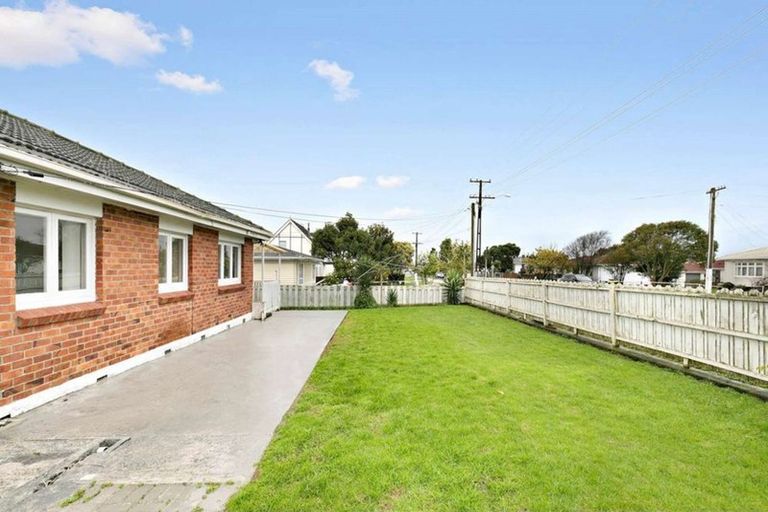 Photo of property in 73 Kenderdine Road, Papatoetoe, Auckland, 2025