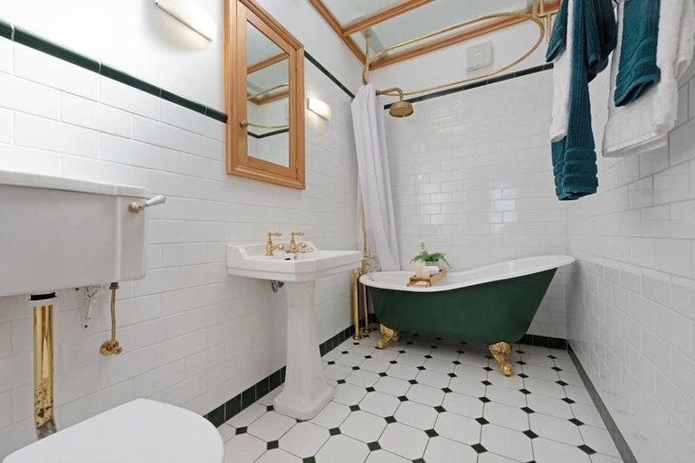 Photo of property in 128 Tinakori Road, Thorndon, Wellington, 6011