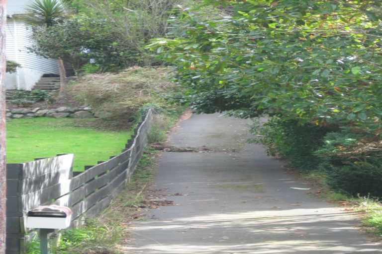 Photo of property in 112a Pinehaven Road, Pinehaven, Upper Hutt, 5019