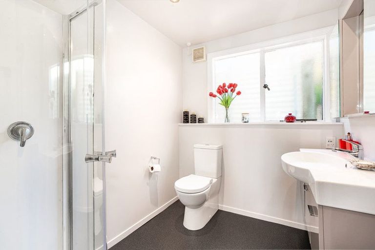 Photo of property in 40b The Crescent, Roseneath, Wellington, 6011