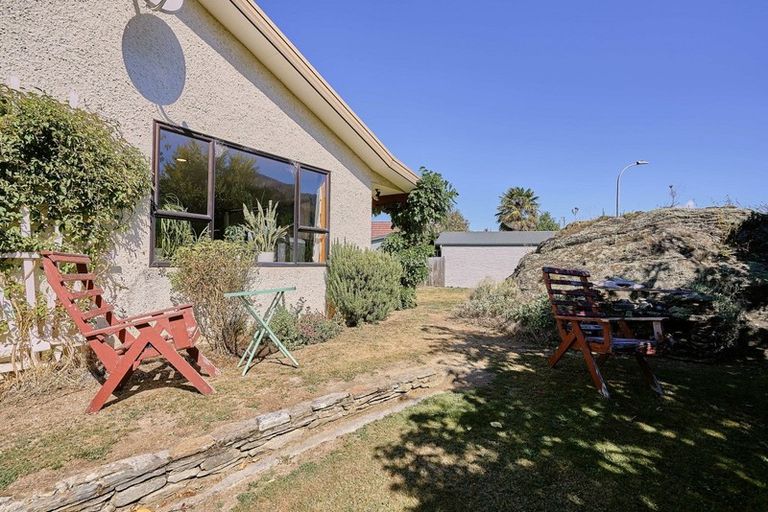 Photo of property in 11 Inverness Crescent, Arrowtown, 9302