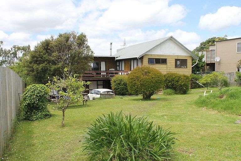 Photo of property in 37 Whaka Street, Maungaturoto, 0520