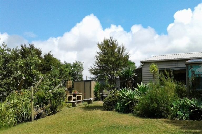 Photo of property in 21 Koutu Point Road, Opononi, Kaikohe, 0473