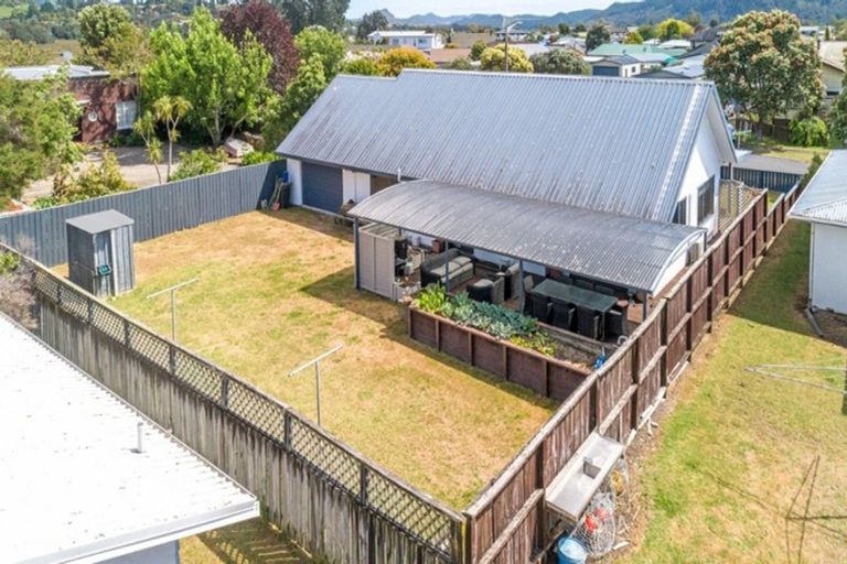 Photo of property in 102 Whitby Place, Whangamata, 3620