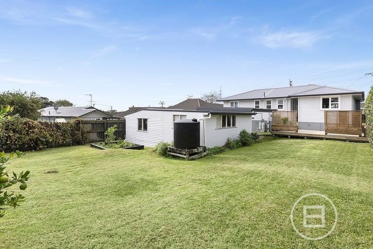 Photo of property in 260 Hepburn Road, Glendene, Auckland, 0602