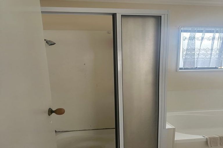 Photo of property in 2/4 Weiti Road, Orewa, 0931