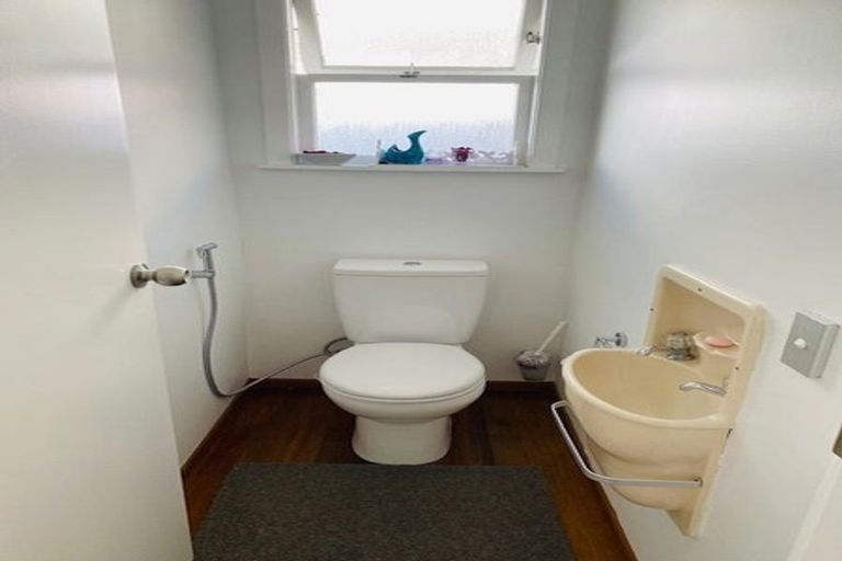 Photo of property in 76 Mountbatten Avenue, Hillcrest, Auckland, 0627