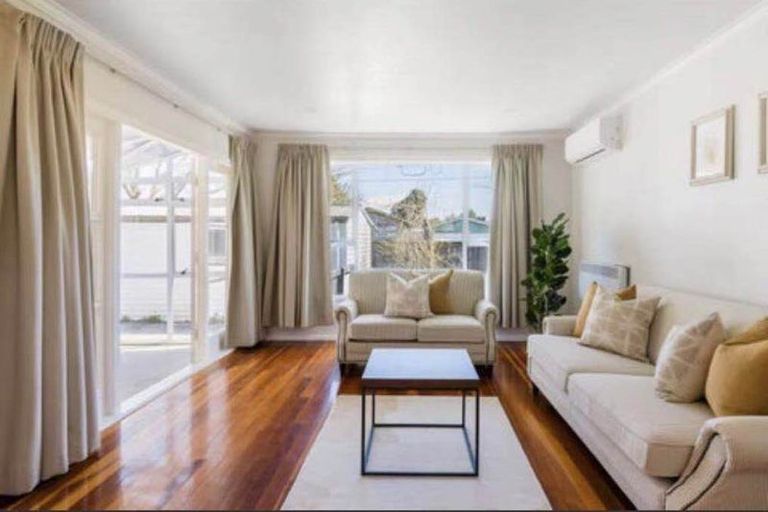 Photo of property in 60 Southsea Crescent, Silverdale, Hamilton, 3216