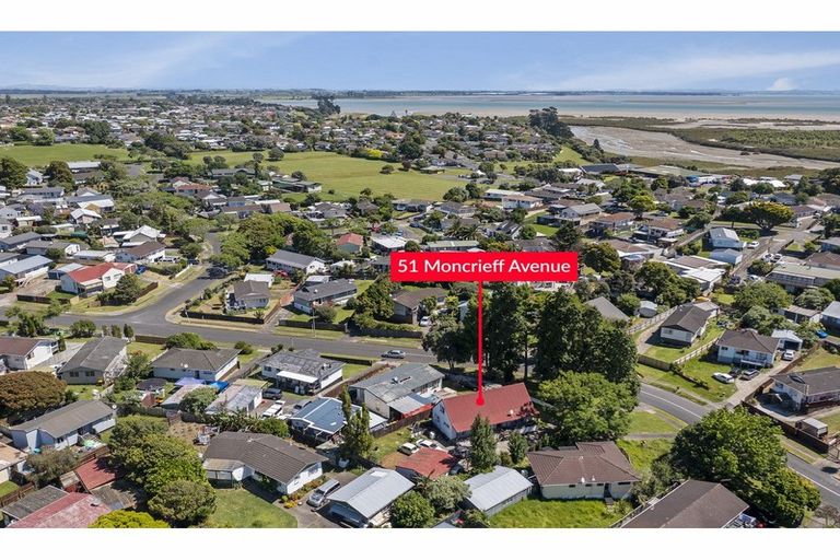 Photo of property in 51 Moncrieff Avenue, Clendon Park, Auckland, 2103