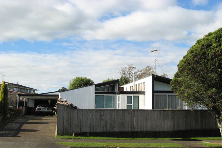 Photo of property in 33 Highbury Drive, Levin, 5510