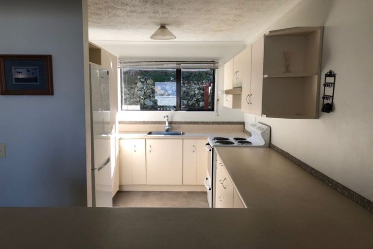 Photo of property in 2/28 Sainsbury Road, Fernhill, Queenstown, 9300