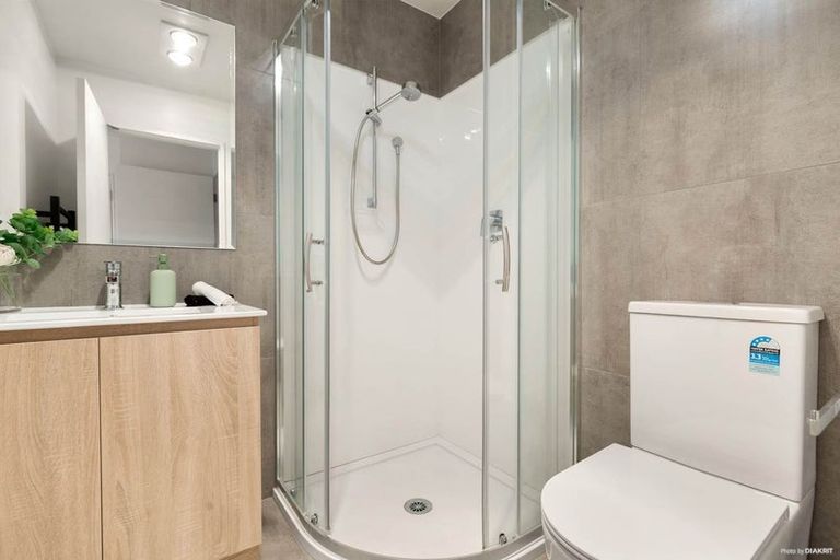 Photo of property in 11/9 Schnapper Rock Road, Greenhithe, Auckland, 0632