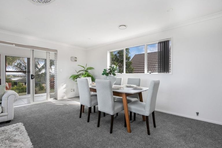 Photo of property in 2 Senator Drive, Manurewa, Auckland, 2105