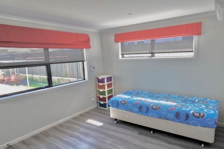 Photo of property in 14 Torea Place, Kenepuru, Porirua, 5022