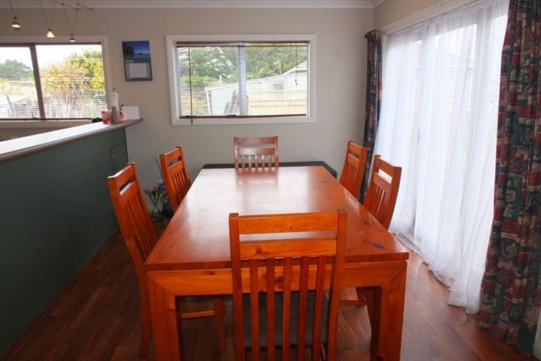 Photo of property in 25 Edinburgh Terrace, Foxton Beach, Foxton, 4815