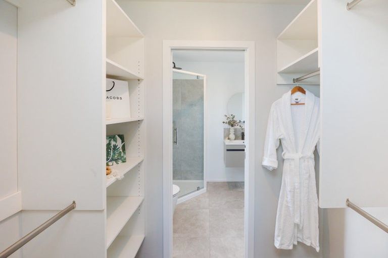 Photo of property in 68 Atlantic Drive, Fitzherbert, Palmerston North, 4410