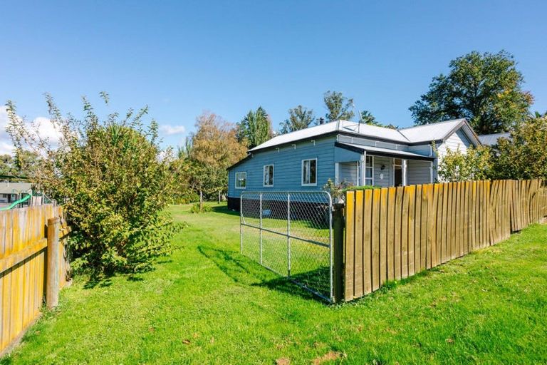 Photo of property in 7 Ruahine Street, Dannevirke, 4930