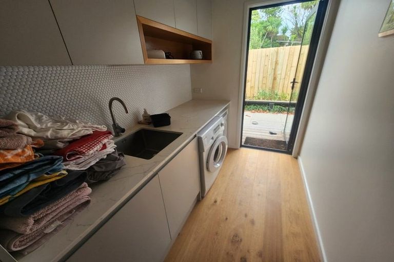 Photo of property in 11 Laing Crescent, Heathcote Valley, Christchurch, 8022