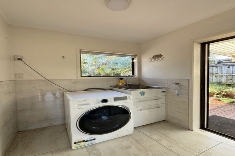 Photo of property in 7 Manutara Avenue, Forrest Hill, Auckland, 0620