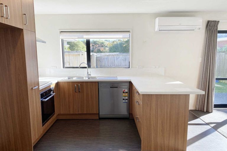 Photo of property in 2 Longmuir Street, Ilam, Christchurch, 8041