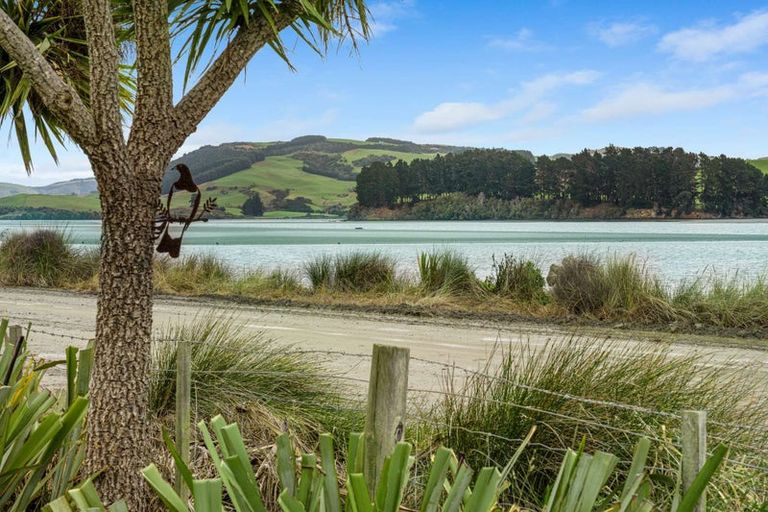 Photo of property in 5 Lakeside Road, Hinahina, Owaka, 9586