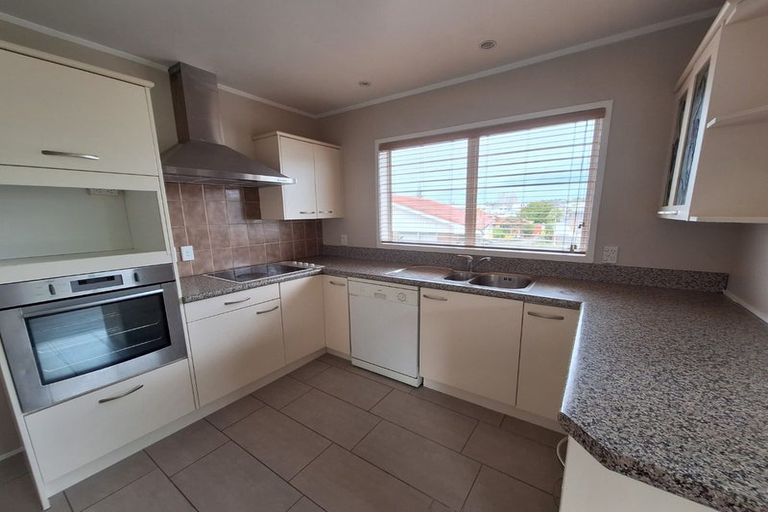 Photo of property in 49 Butterworth Drive, Glendene, Auckland, 0602