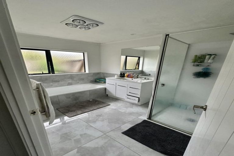 Photo of property in 58 Wattle Farm Road, Wattle Downs, Auckland, 2103