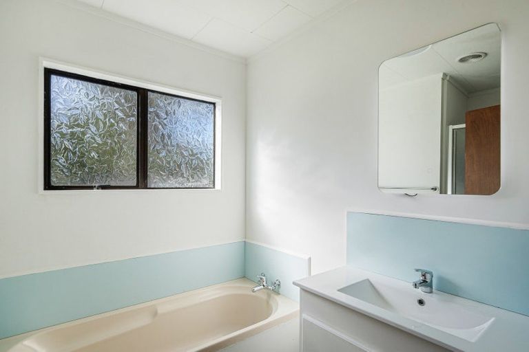Photo of property in 6 Kawiu Road, Levin, 5510