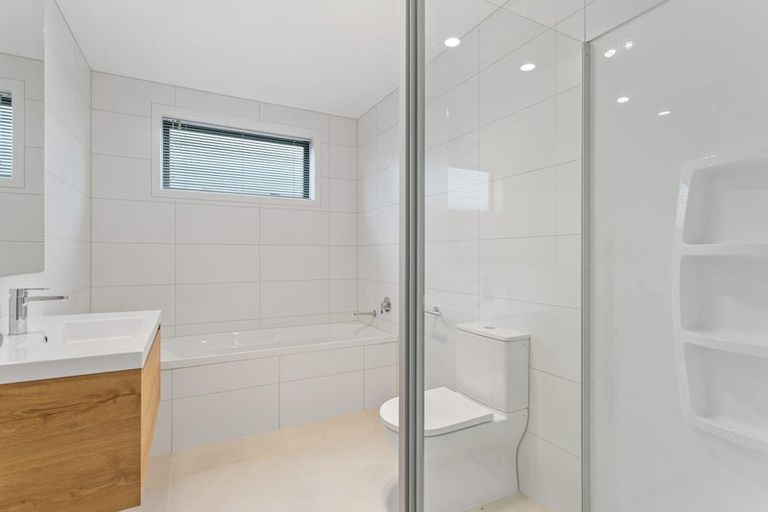 Photo of property in 16 Park Green Avenue, Rosehill, Papakura, 2113