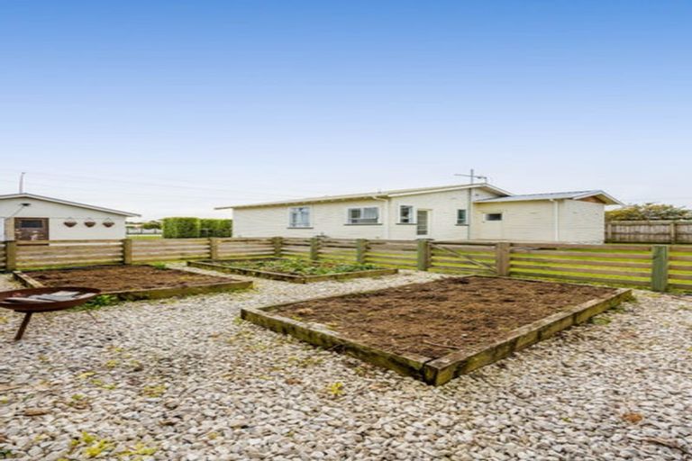 Photo of property in 21 High Street West, Waitara, 4320