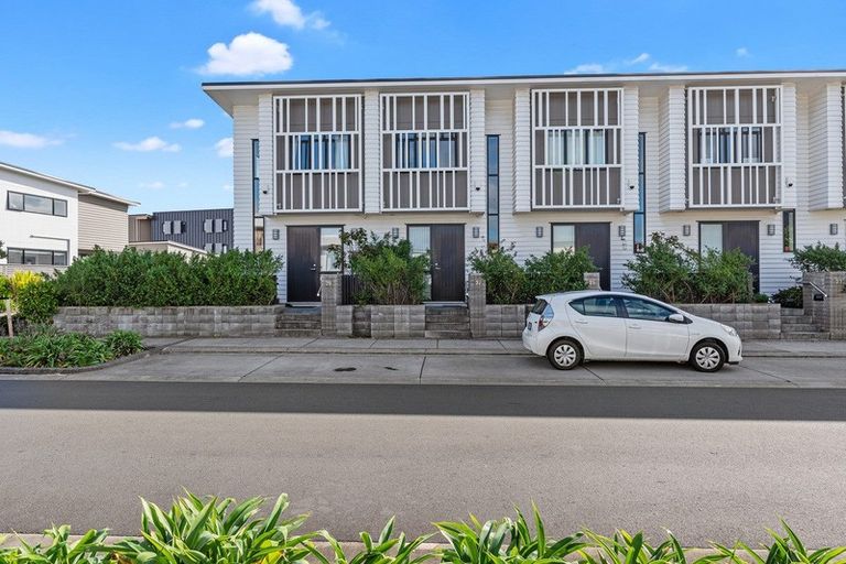 Photo of property in 27 Kanuka Road, Hobsonville, Auckland, 0616